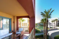 Charming apartment / Precioso apartamento en la Marina del Puerto de Sotogrande.