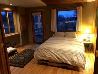 The Cottage @ Chestnut Hill Guest House & Farm