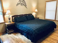 4BR & 3.5BA Cabin near Toccoa River with Hot Tub and Game Room!