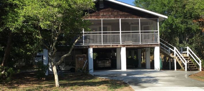 Adorable beach home in North Litchfield!!! Hotele w: Georgetown County