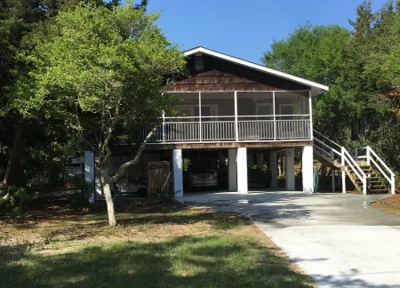 Adorable beach home in North Litchfield!!!