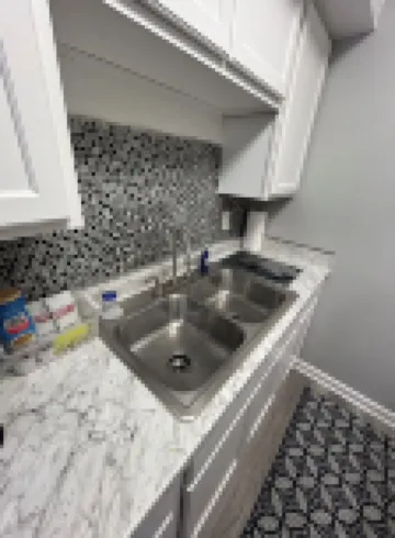 Urban 1-bedroom apartment outside of Charlotte, NC