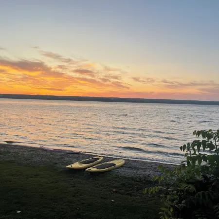 Remodeled Lake House 4 Bed/ 3 bath, Pet Friendly Enjoy Fall on Cayuga Lake!