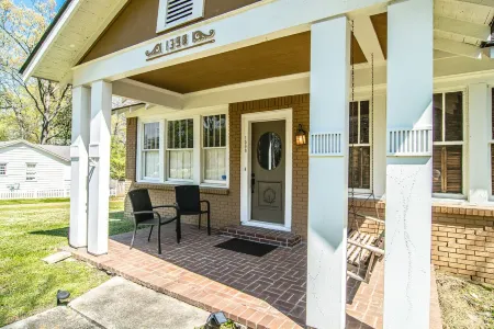 Belhaven Beauty  3Br/2BA Near Belhaven College & Med Center