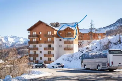 APARTMENT IN RESIDENCE NEAR PISTE 퓌생빈센트 호텔