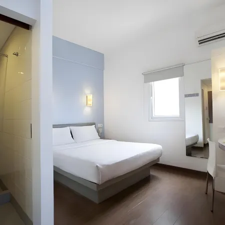 Amaris Hotel Panglima Polim Отели рядом с достопримечательностью «Блок М»