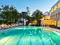 Makarios Hotel - พร้อมระเบียง