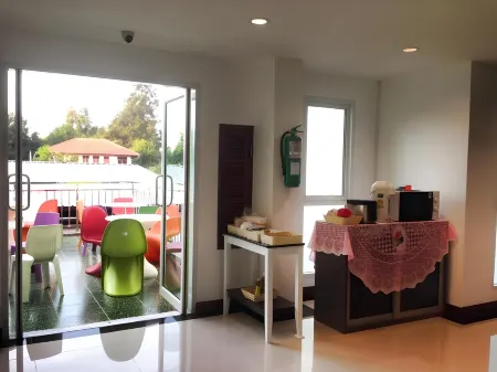 Praiyanan Place Hotel Отели в г. Mueang Maha Sarakham