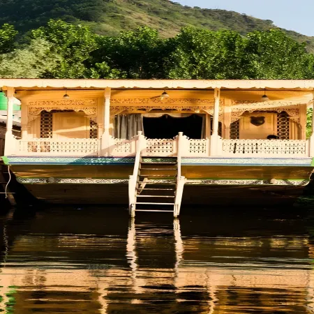 Kharpalace Group of Houseboats