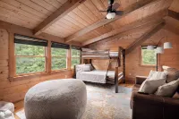 Shenandoah Log Cabin *Hot Tub Indoor Fireplace*