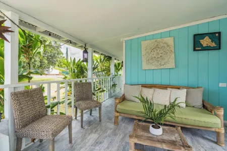 3-Bedroom Home Plus Mother-in-Law-Suite in Peaceful Haleiwa Hawaii Отели в г. Халейва