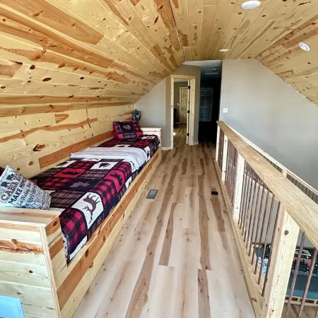 New 3 bedroom 2bath cabin on Sullivan lake Отели в г. Моррисон