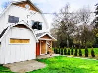 Seattle's Luxe Retreat w/ hot tub, sauna, SPA bath 시애틀-타코마 국제공항 호텔