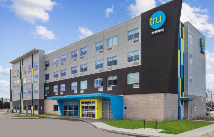 Tru by Hilton Janesville