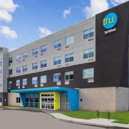 Tru by Hilton Janesville