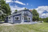 Retreat with Pikes Peak Views in Black Forest Colorado Springs