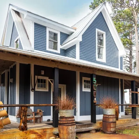Waterfront Treasure - Main WIE House