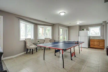 Spacious 4-bedroom Lake house with fitness room, sauna, optional pontoon boat