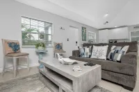 Stunning Poolside Oasis in Bonita Springs