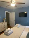 New Patio & Pergola, Near Shops/Restaurants, King Bed, Pet-Friendly Yard