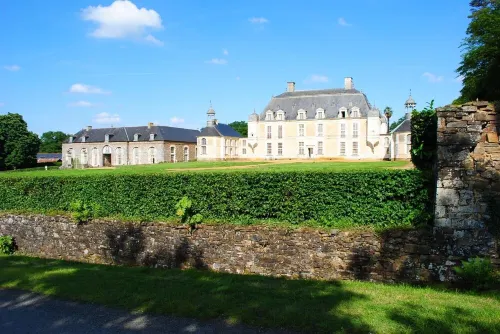 Bourg Des Comptes: cottage cellar