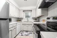 2-bedroom apartment in cool Fort Smith with AC - Homestays