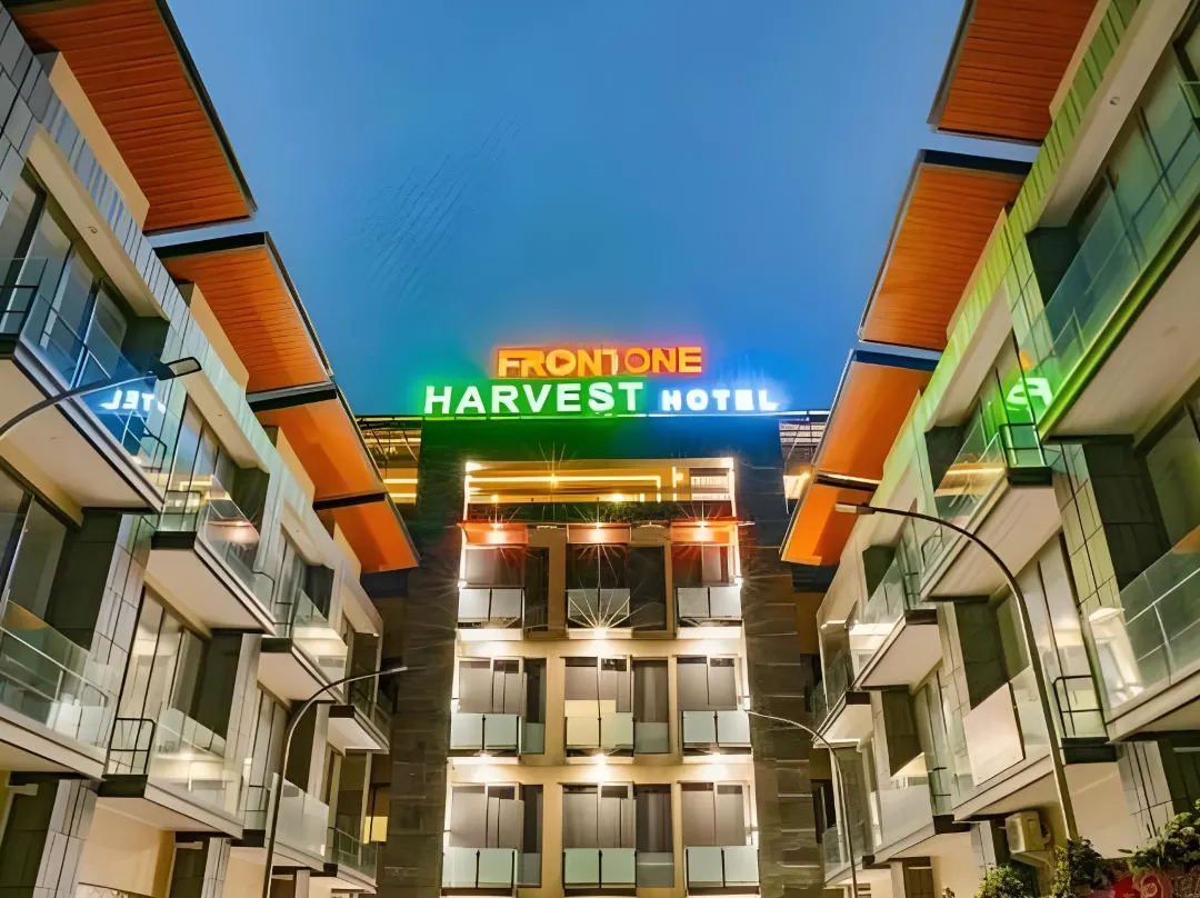 Front One Harvest Hotel Wonosobo - Wonosobo