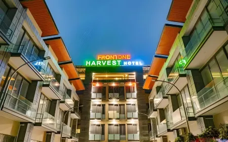 Front One Harvest Hotel Wonosobo