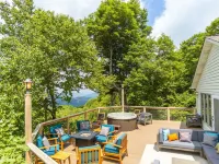 AMAZING SUNSET VIEWS WITH HOT TUB!!  PETS WELCOME!! GREAT FOR FAMILIES!! GAMES!!