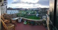 2 Bed Flat - Sleeps 4 - Parking - Wifi