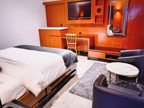 West-Swiss Hotel - 2-Star