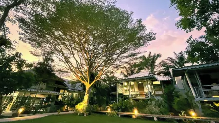 Rimsira Отели рядом с достопримечательностью «Та Вуа Лаен Бич»