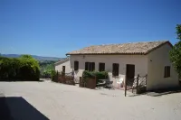 Residenza Cardinal Girolamo Di Moncelli Hotel in zona Horses Sporting Club Le Lame