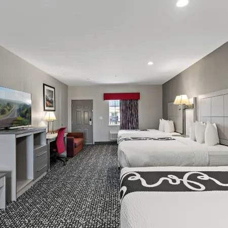 Paris Inn & Suites