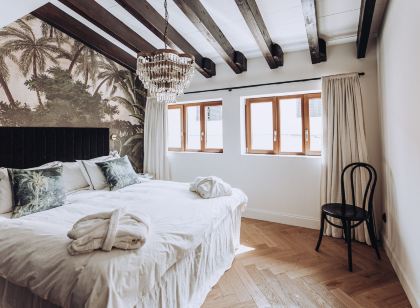 Ocho Suites & Kitchen