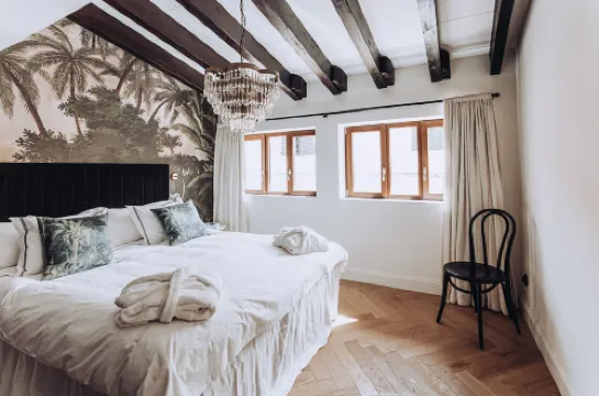 Ocho Suites & Kitchen