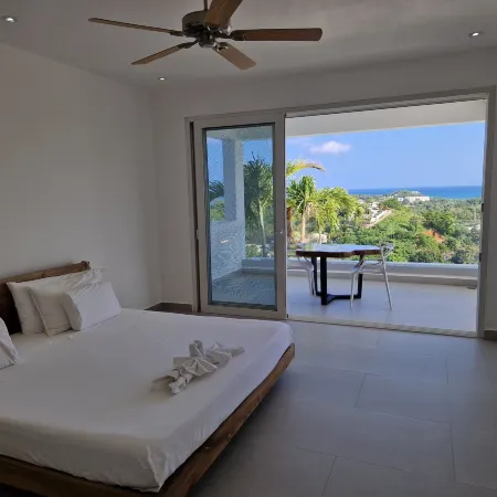 Sunset Villa with Infinity Pool
