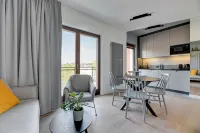 Aura III Apartments & Free Parking by Downtown Apartments