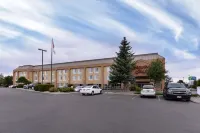 Country Inn & Suites by Radisson, Idaho Falls at the Mall - parking
