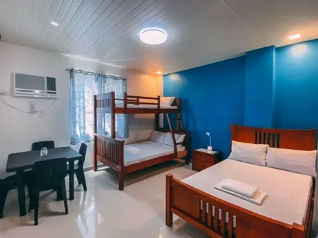 Hip Nautic Beach Resort by Cocotel Отели рядом с достопримечательностью «Кауэйн Ков»