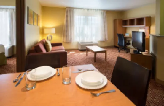 Sonesta Simply Suites Phoenix Scottsdale Hoteles cerca de Casa Taliesin West