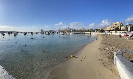 Sunset Modern Apt Near the Beach