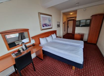 Chesterfield Hotel