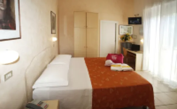 Hotel Villa dei Fiori - Sul Mare Con Piscina