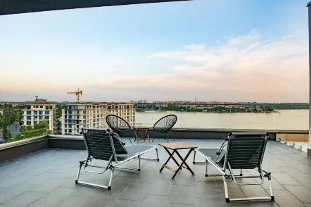 Diamond View Apartments