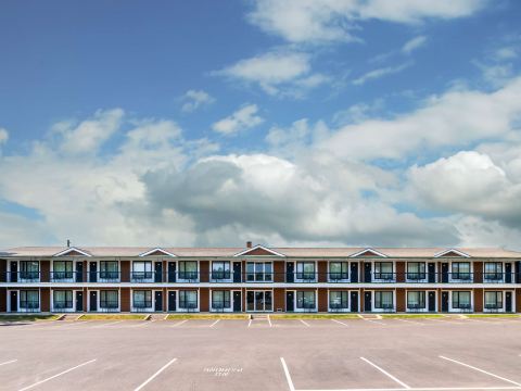 Quality Inn & Suites Garden of the Gulf