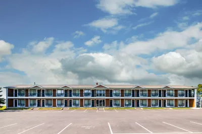 Quality Inn & Suites Garden of the Gulf Hotel in zona Slemon Park Rink