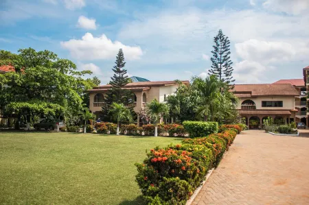 Sheridan Hotel Отели в г. Adjiringanor