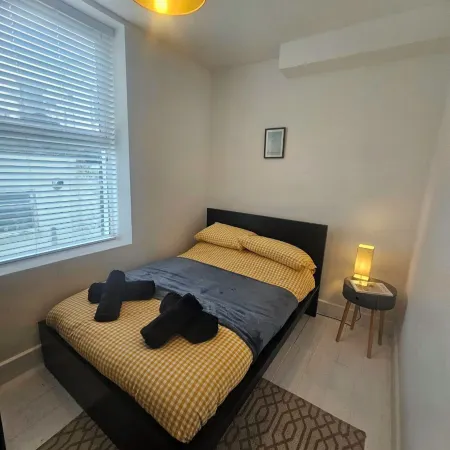 Seaside Haven Coastal Comfort 200m from the Beach