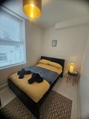 Seaside Haven Coastal Comfort 200m from the Beach Hotels in Margate